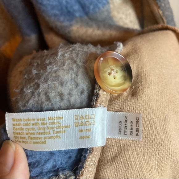 Koolaburra by Ugg Blue and Tan Oversized Teddy Shacket Size Medium - Picture 6 of 8